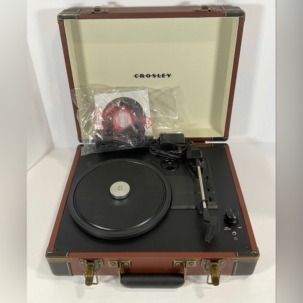 Never used - Crosley USB Turntable Suitcase